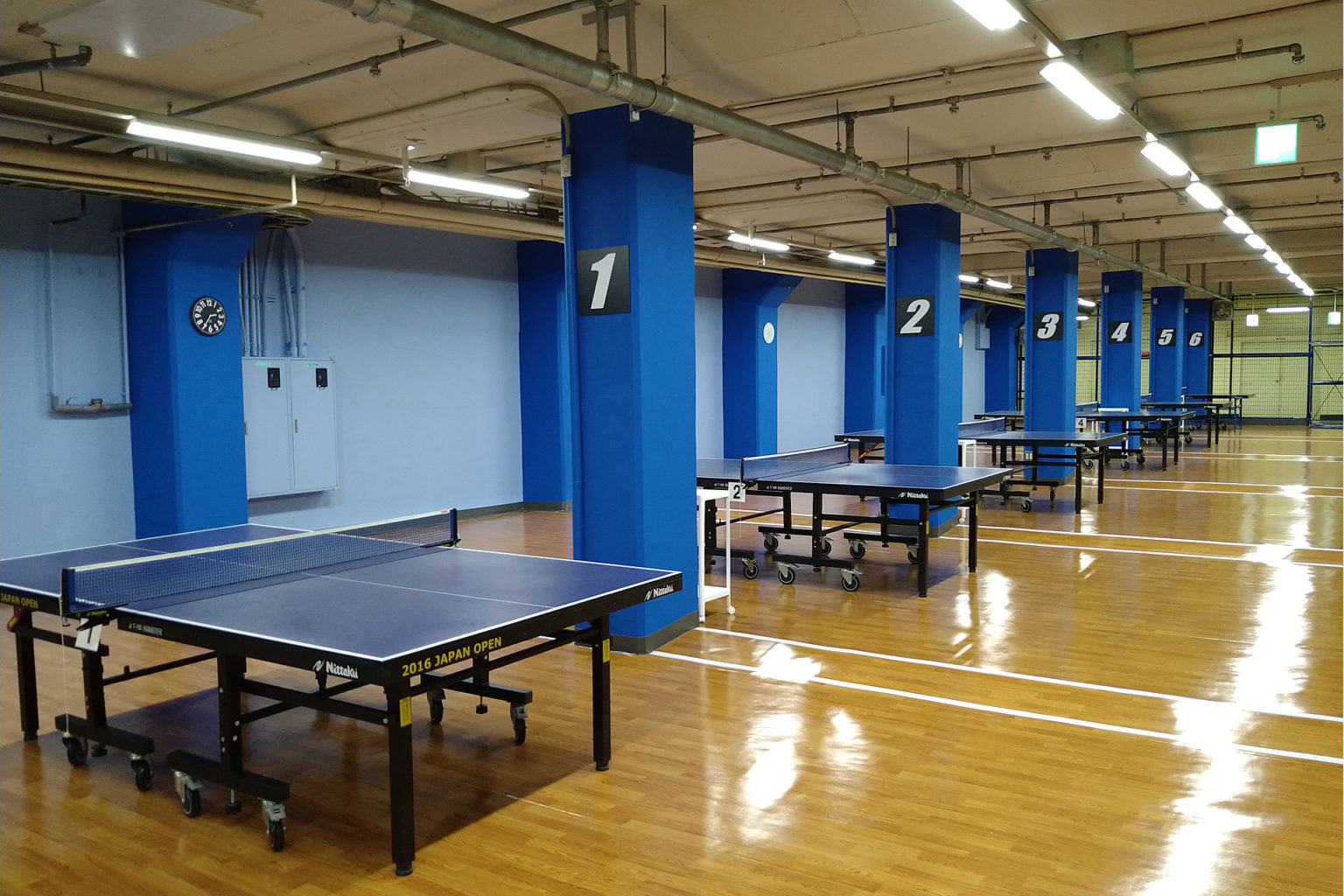 卓球場メトロTTスタジオ中間通路 メトロこうべ