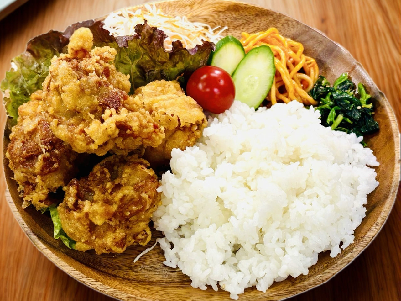 神戸タウン22番かつもりの唐揚げプレート